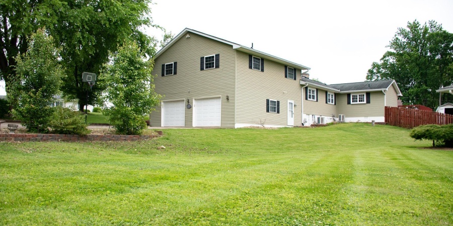 129 Edgewood Drive, Bedford, Indiana 47421,MLS,202520146
