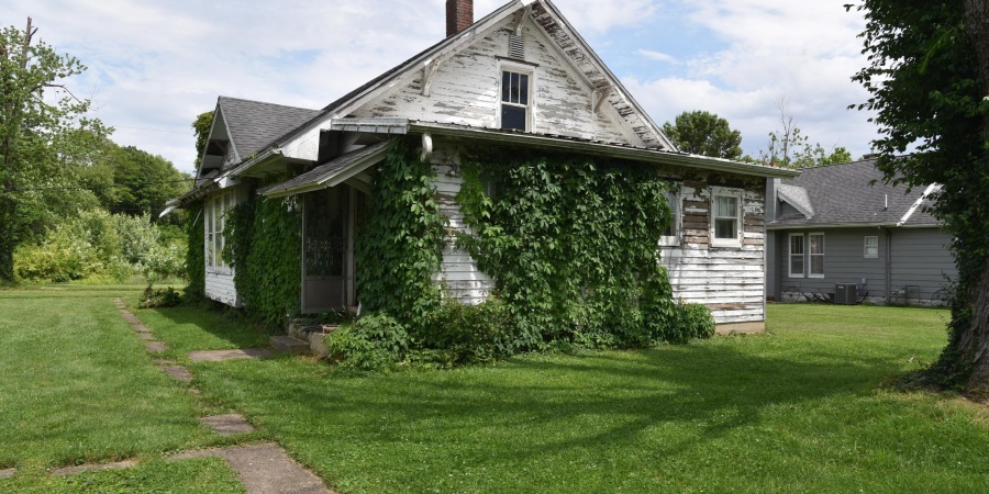 444 S 4TH ST, Mitchell, Indiana 47446,MLS,202520224