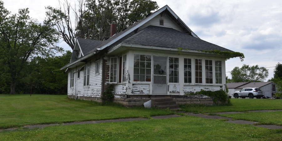 444 S 4TH ST, Mitchell, Indiana 47446,MLS,202520224