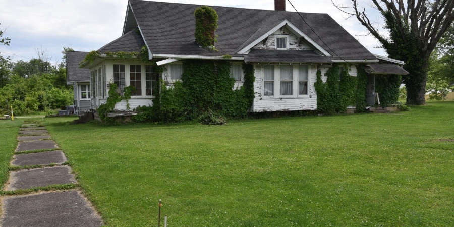 444 S 4TH ST, Mitchell, Indiana 47446,MLS,202520224