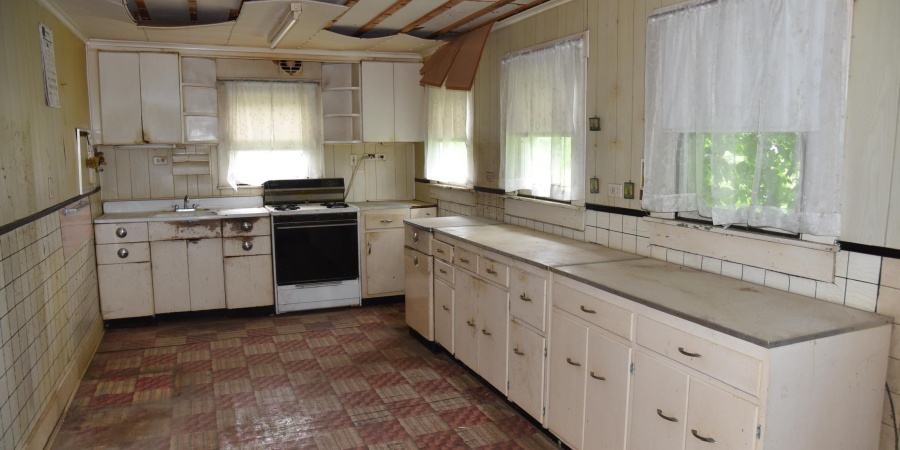 444 S 4TH ST, Mitchell, Indiana 47446,MLS,202520224