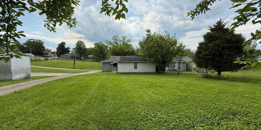 2422 L Street, Bedford, Indiana 47421,MLS,202520386