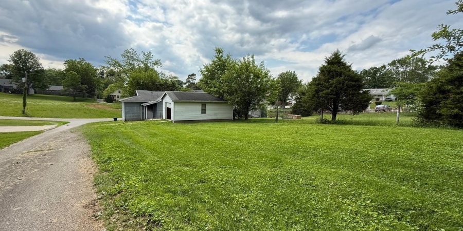 2422 L Street, Bedford, Indiana 47421,MLS,202520386