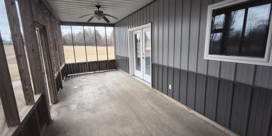 1230 S Iron Mountain Road, Bloomfield, Indiana 47424-7461,MLS,202520400