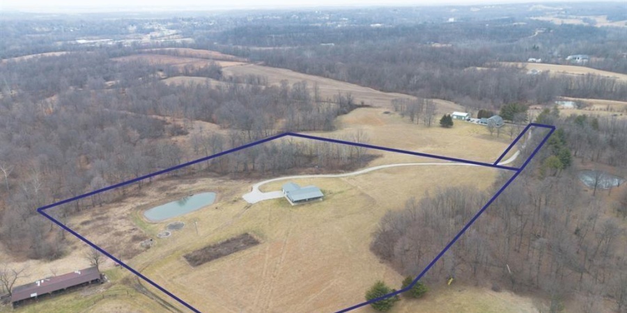 1230 S Iron Mountain Road, Bloomfield, Indiana 47424-7461,MLS,202520400