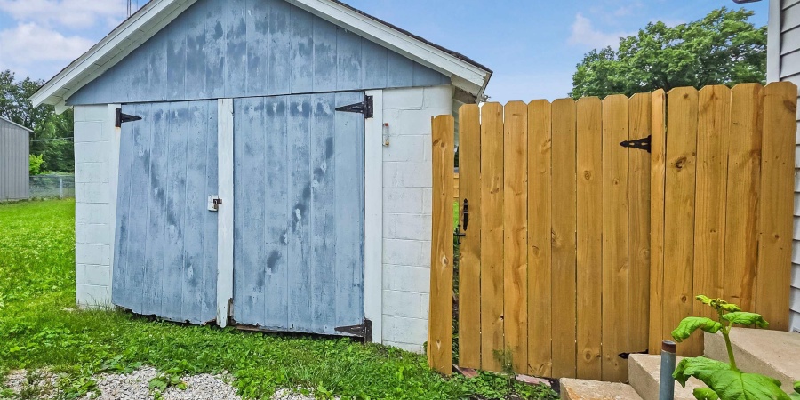 160 SW 5th Street, Linton, Indiana 47441,MLS,202520793
