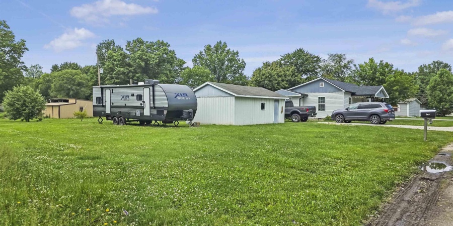 160 SW 5th Street, Linton, Indiana 47441,MLS,202520793