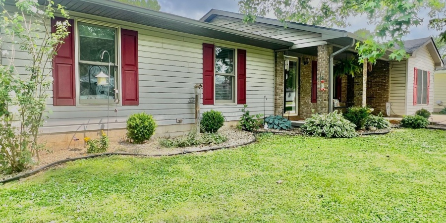 1135 N 9th Street, Mitchell, Indiana 47446,MLS,202521452