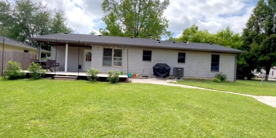 1135 N 9th Street, Mitchell, Indiana 47446,MLS,202521452