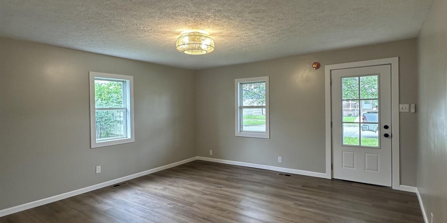 360 NE C Street, Linton, Indiana 47441,MLS,202521581