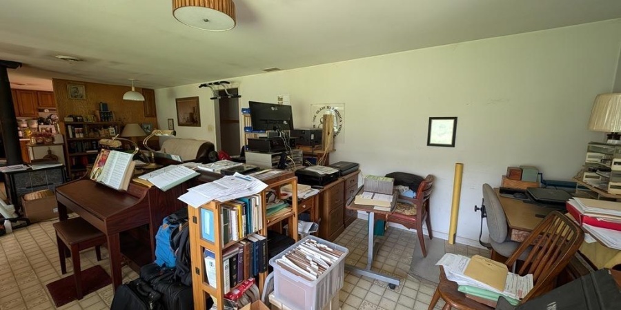 880 W Williams Road, Bloomington, Indiana 47404-9489,MLS,202521937