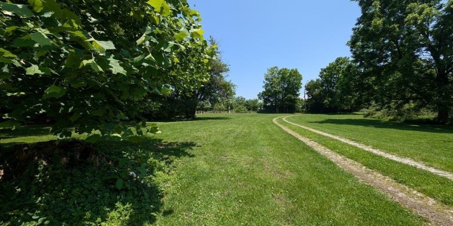 880 W Williams Road, Bloomington, Indiana 47404-9489,MLS,202521937