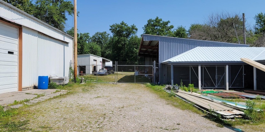 670 NW A Street, Linton, Indiana 47441-6659,MLS,202522873