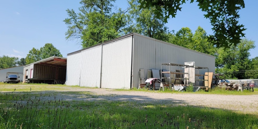 670 NW A Street, Linton, Indiana 47441-6659,MLS,202522873