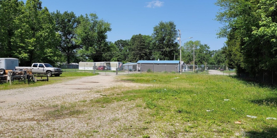 670 NW A Street, Linton, Indiana 47441-6659,MLS,202522873