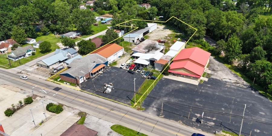 670 NW A Street, Linton, Indiana 47441-6659,MLS,202522873