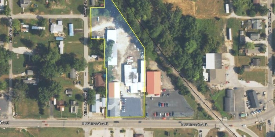 670 NW A Street, Linton, Indiana 47441-6659,MLS,202522873