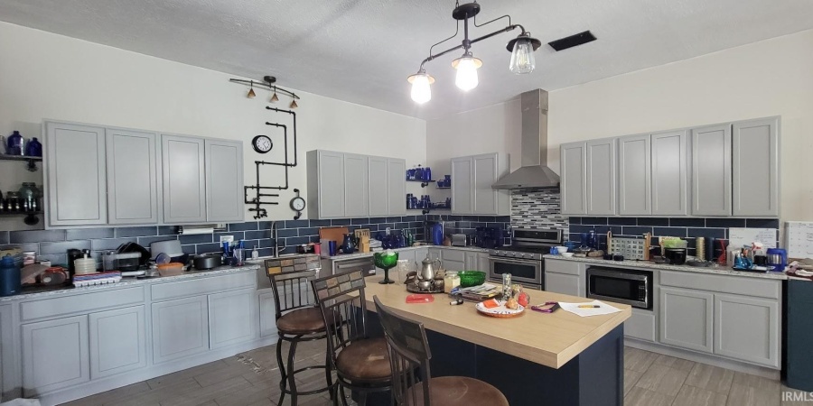 670 NW A Street, Linton, Indiana 47441-6659,MLS,202522873