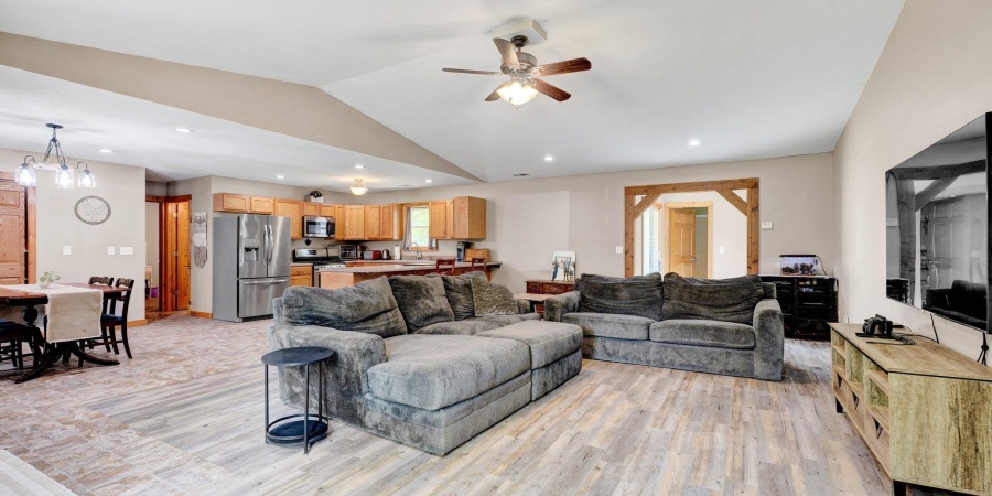 1051 Trinton Circle, Bedford, Indiana 47421,MLS,202522988