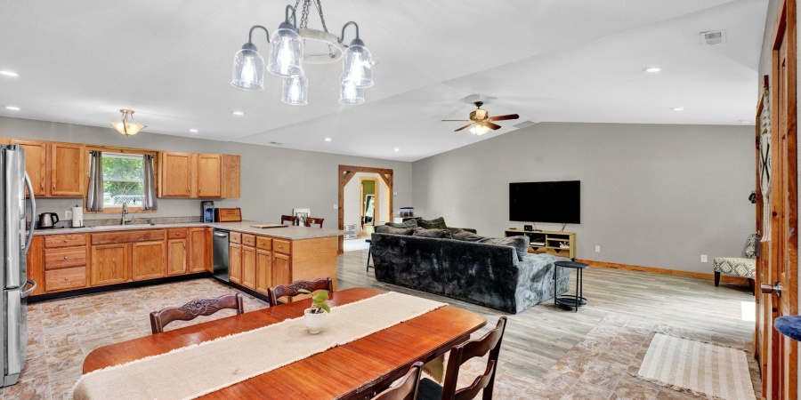 1051 Trinton Circle, Bedford, Indiana 47421,MLS,202522988
