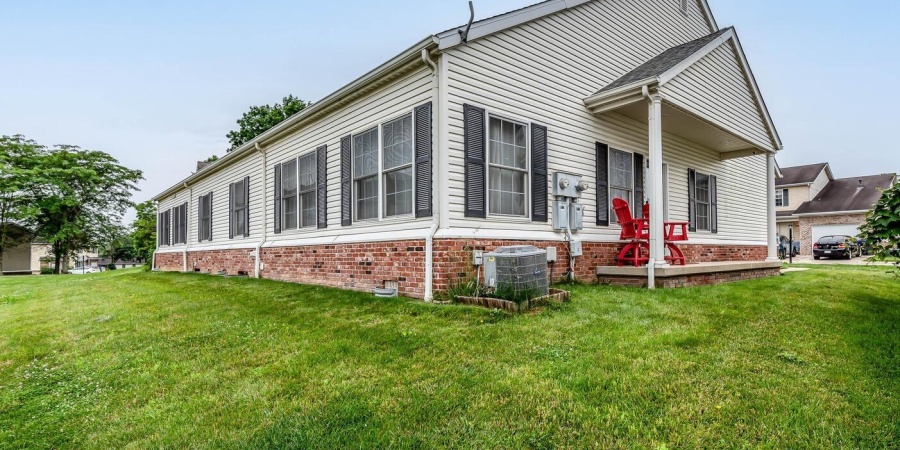1423 W Westwind Court, Bloomington, Indiana 47403,MLS,202523056