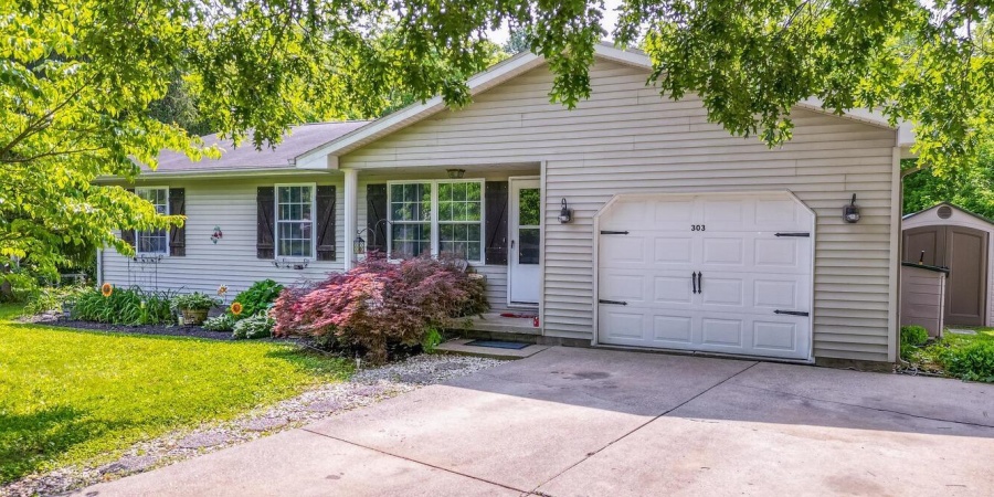 303 W Blackfoot Drive, Ellettsville, Indiana 47429,MLS,202523087