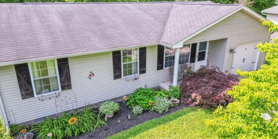303 W Blackfoot Drive, Ellettsville, Indiana 47429,MLS,202523087