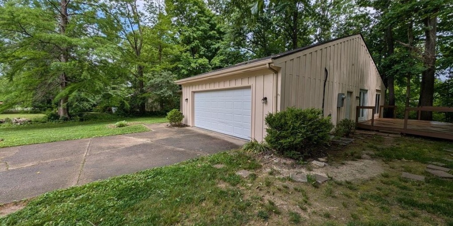 7201 S Kingswood Street, Terre Haute, Indiana 47802-7857,MLS,202523231