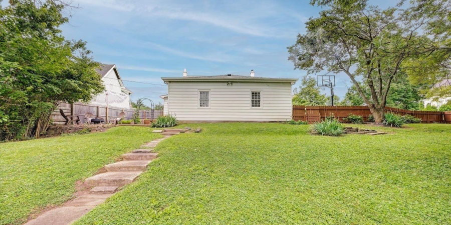 14 S Edwards Street, Worthington, Indiana 47471,MLS,202523262