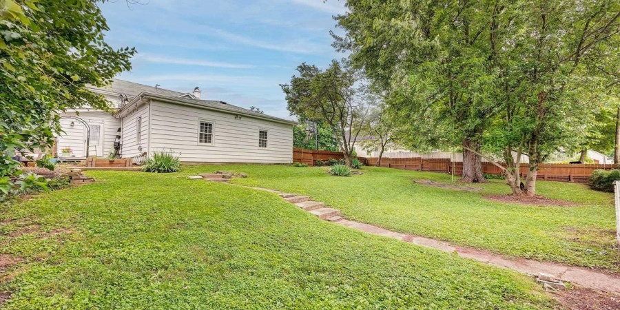 14 S Edwards Street, Worthington, Indiana 47471,MLS,202523262
