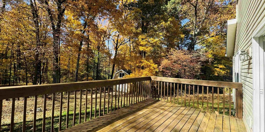 687 N Deer Lake Drive, Bloomfield, Indiana 47424-6944,MLS,202523322