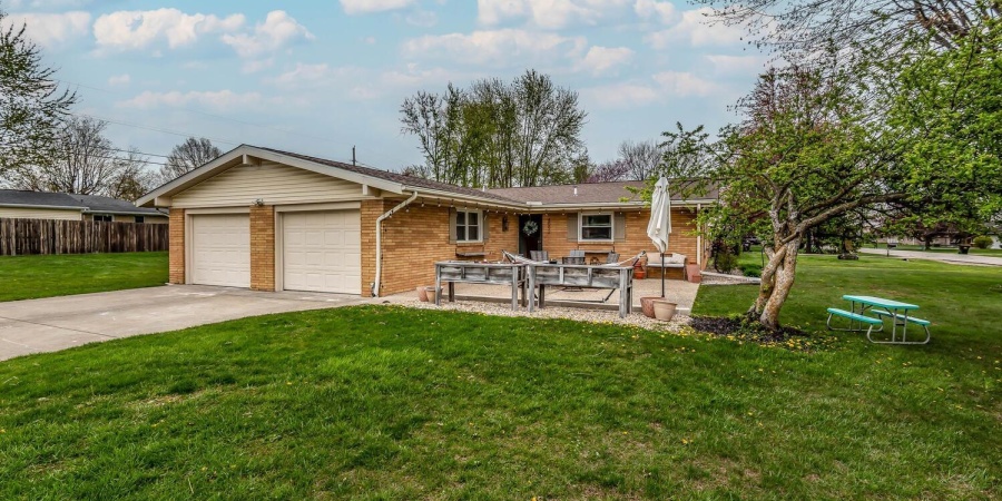 4092 W Broadway Avenue, Bloomington, Indiana 47404,MLS,202523414