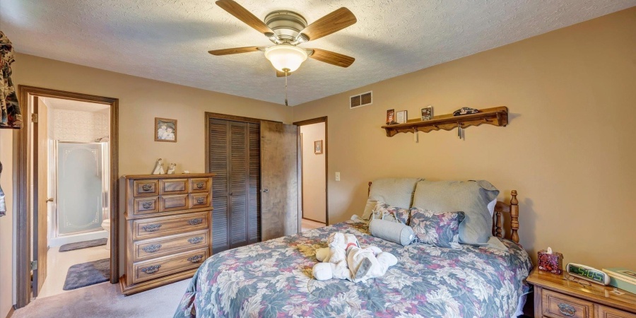 600 Forest Drive, Bloomfield, Indiana 47424-1006,MLS,202523580