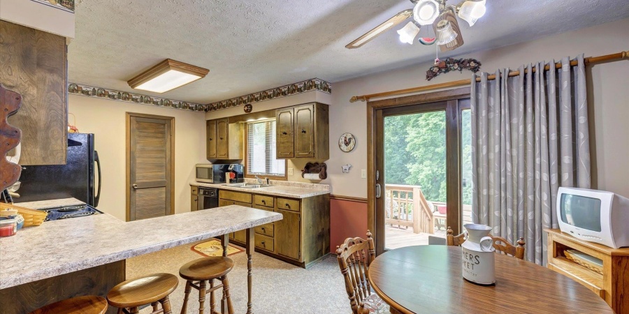 600 Forest Drive, Bloomfield, Indiana 47424-1006,MLS,202523580