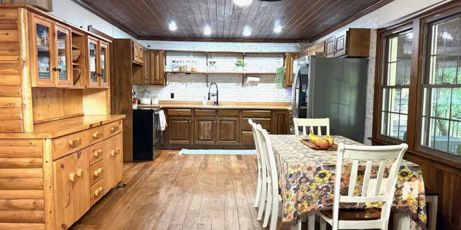 101 Lincoln Avenue, Bedford, Indiana 47421,MLS,202523687