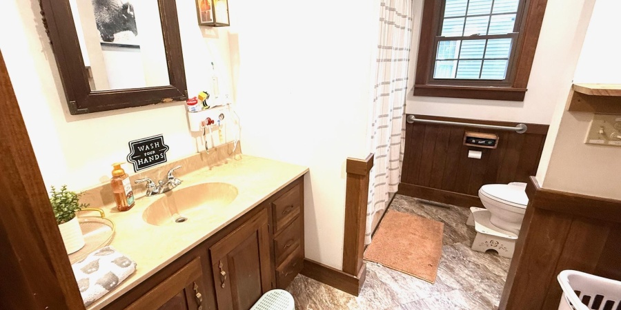 101 Lincoln Avenue, Bedford, Indiana 47421,MLS,202523687