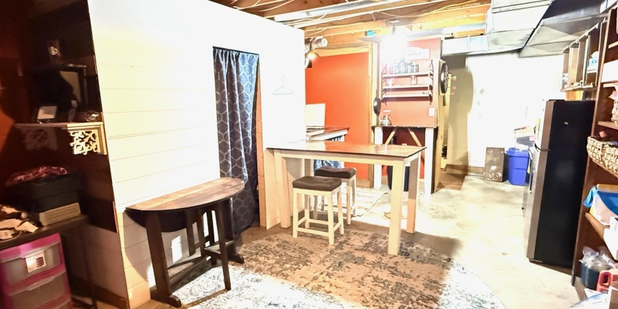 101 Lincoln Avenue, Bedford, Indiana 47421,MLS,202523687