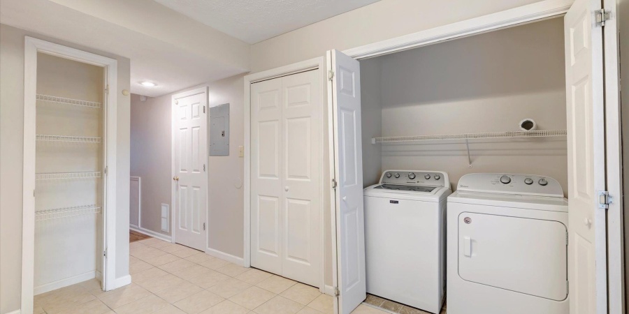 646 E Sherwood Hills Drive, Bloomington, Indiana 47401,MLS,202523785