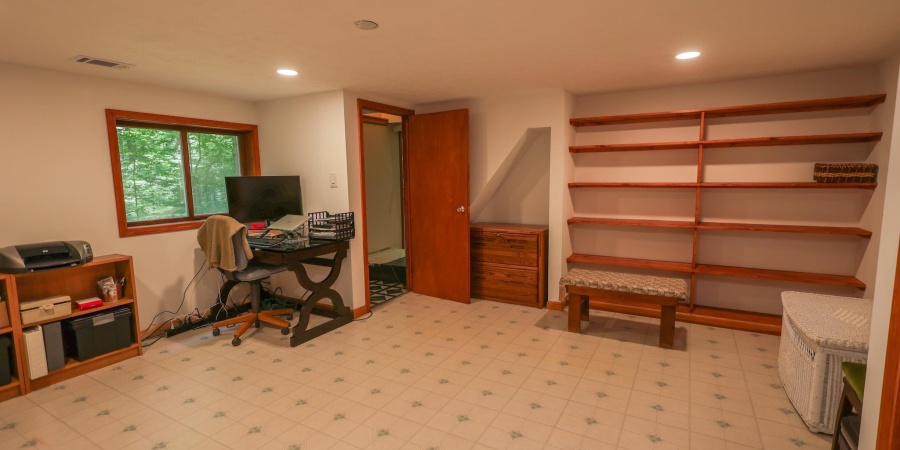 946 E Chambers Pike, Bloomington, Indiana 47408,MLS,202523821