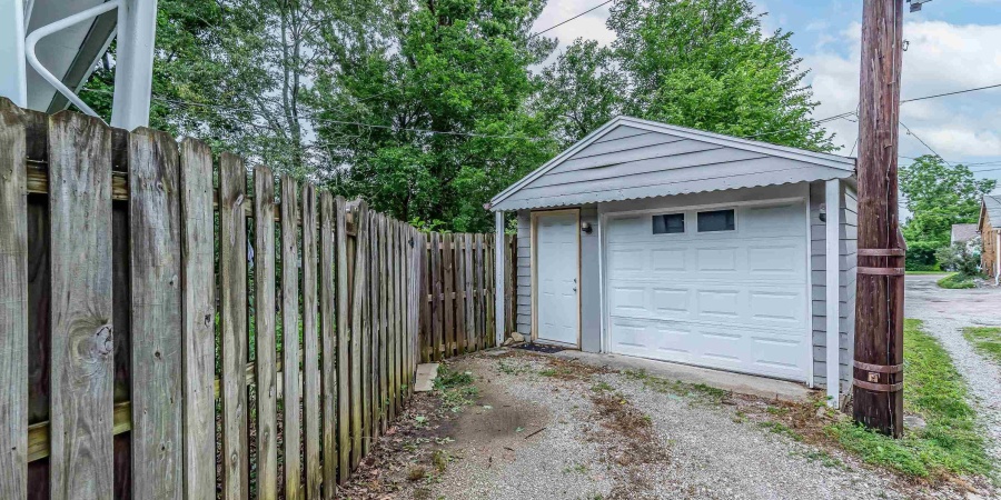 1317 E Hunter Avenue, Bloomington, Indiana 47401,MLS,202524073