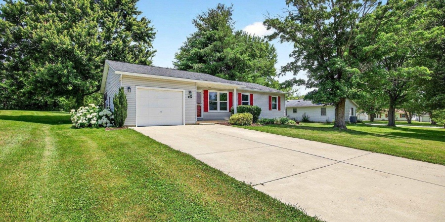611 W Tecumseh Drive, Ellettsville, Indiana 47429,MLS,202524144