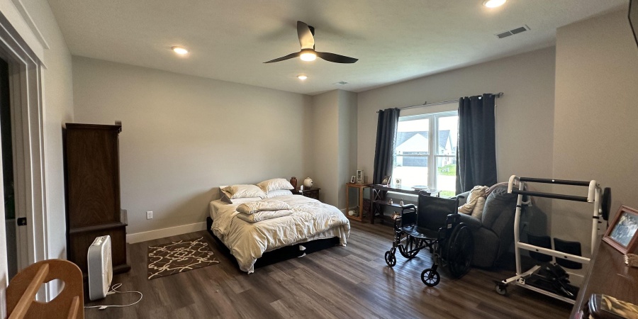 926 Stonehenge Drive, Bedford, Indiana 47421,MLS,202524225