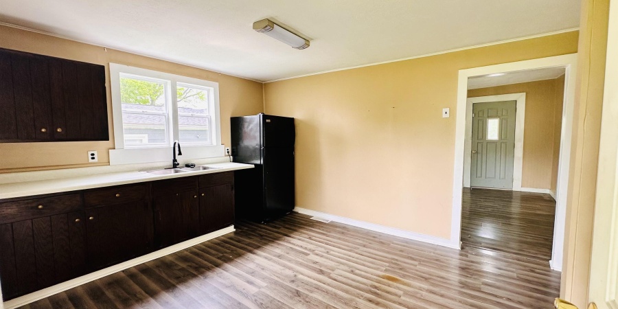 120 W Warren Street, Mitchell, Indiana 47446-1550,MLS,202524740