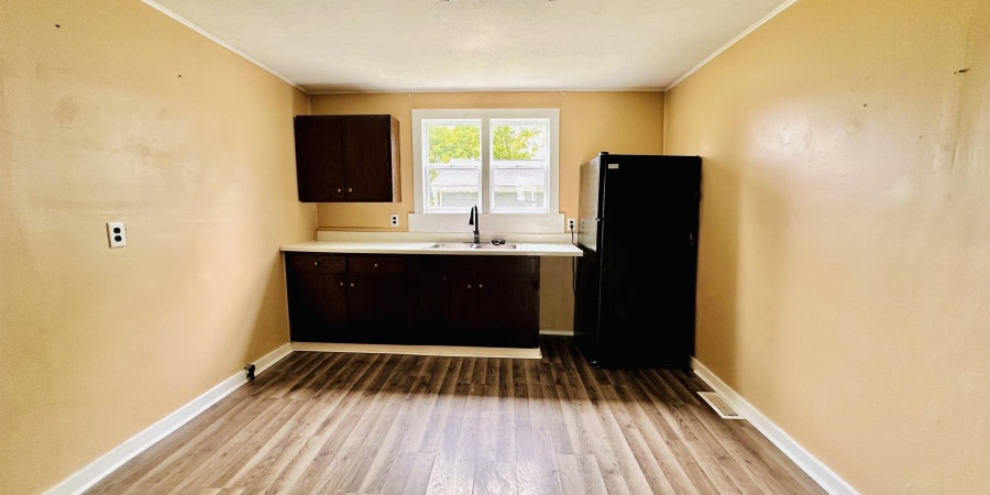 120 W Warren Street, Mitchell, Indiana 47446-1550,MLS,202524740