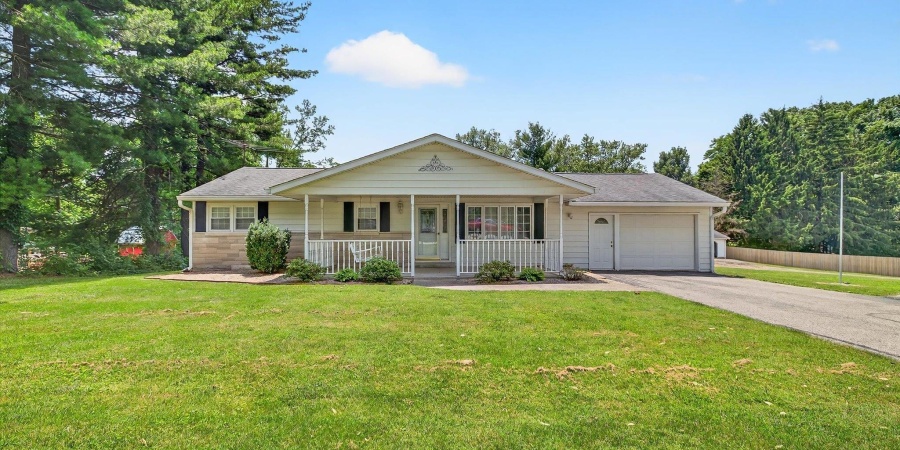3725 W Jeffrey Road, Bloomington, Indiana 47403-4115,MLS,202524767