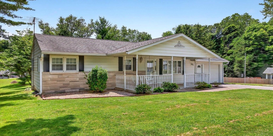 3725 W Jeffrey Road, Bloomington, Indiana 47403-4115,MLS,202524767