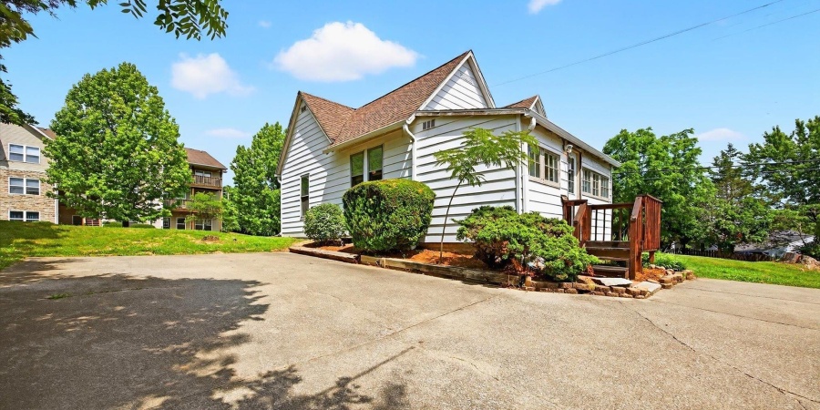 1499 W Allen Street, Bloomington, Indiana 47403,MLS,202524912