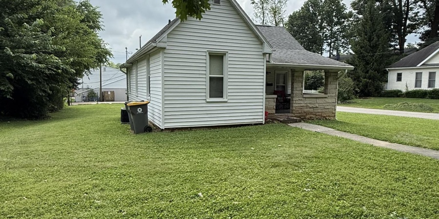 1102 N Woodburn Avenue, Bloomington, Indiana 47404,MLS,202525109