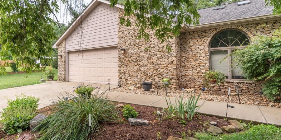 4365 N Maple Grove Road, Bloomington, Indiana 47404,MLS,202525282