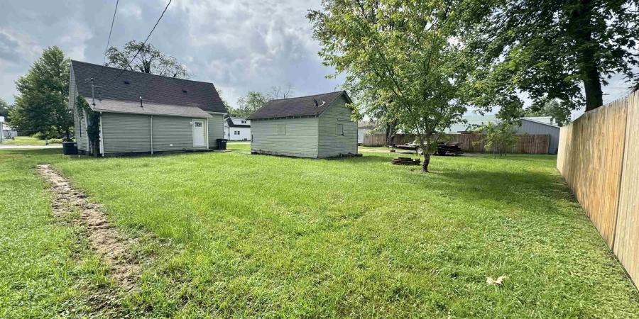 740 NW 3rd Street, Linton, Indiana 47441,MLS,202525293